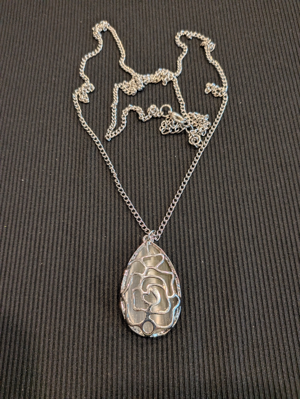 Silver Tone Teardrop Moonstone Pendant Necklace 10.5"